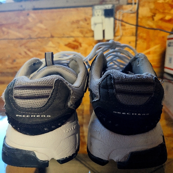 Skechers - Picture 4 of 4